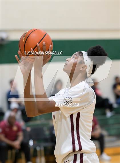Thumbnail 2 in Bishop McNamara vs. Clackamas (Nike Tournament of Champions) photogallery.