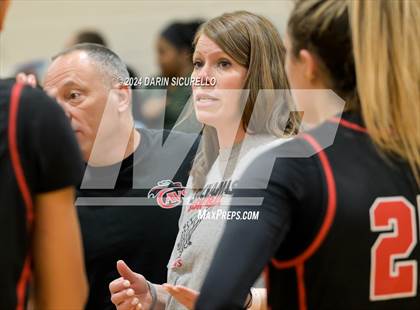 Thumbnail 2 in Bishop McNamara vs. Clackamas (Nike Tournament of Champions) photogallery.
