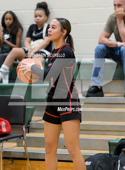 Thumbnail 3 in Bishop McNamara vs. Clackamas (Nike Tournament of Champions) photogallery.