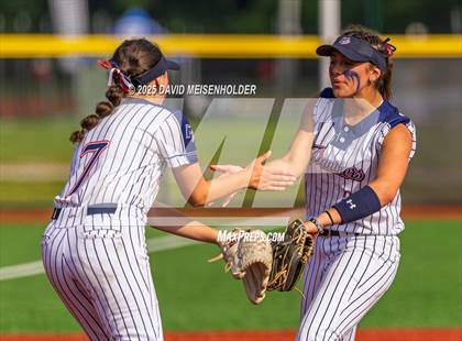 Thumbnail 2 in Miller place vs Mineola (NYPHSAA Class A Round 1) photogallery.
