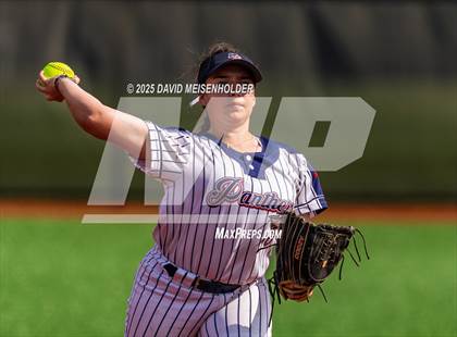 Thumbnail 1 in Miller place vs Mineola (NYPHSAA Class A Round 1) photogallery.