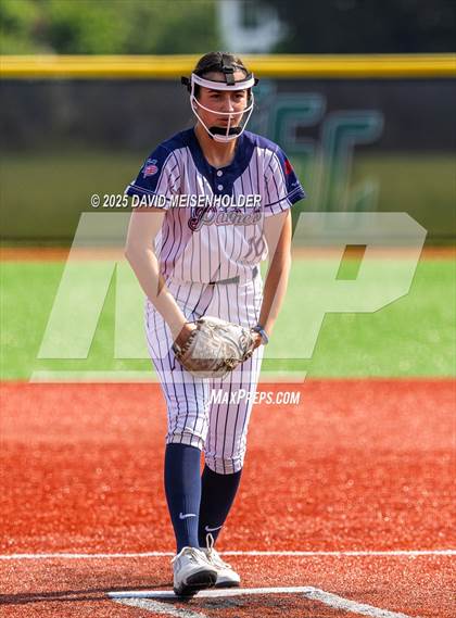 Thumbnail 3 in Miller place vs Mineola (NYPHSAA Class A Round 1) photogallery.