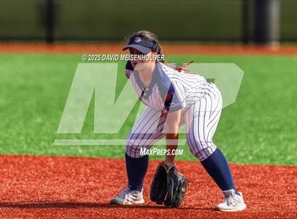 Thumbnail 2 in Miller place vs Mineola (NYPHSAA Class A Round 1) photogallery.
