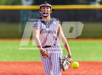 Thumbnail 3 in Miller place vs Mineola (NYPHSAA Class A Round 1) photogallery.