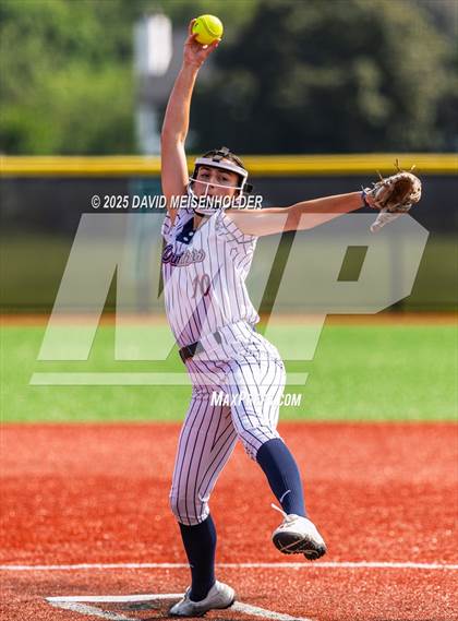 Thumbnail 2 in Miller place vs Mineola (NYPHSAA Class A Round 1) photogallery.