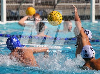 Thumbnail 2 in Loyola vs. Santa Margarita (CIF SoCal Regional D-2 Semifinal) photogallery.