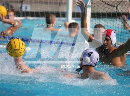 Thumbnail 3 in Loyola vs. Santa Margarita (CIF SoCal Regional D-2 Semifinal) photogallery.