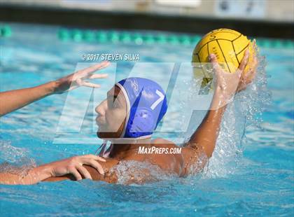 Thumbnail 3 in Loyola vs. Santa Margarita (CIF SoCal Regional D-2 Semifinal) photogallery.