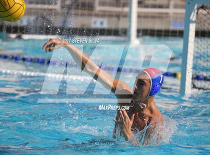 Thumbnail 3 in Loyola vs. Santa Margarita (CIF SoCal Regional D-2 Semifinal) photogallery.