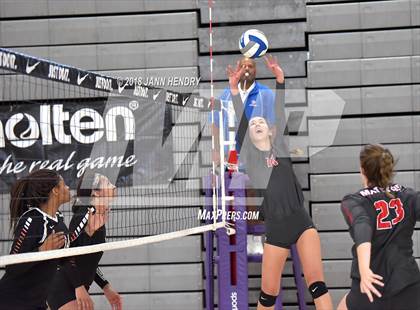 Thumbnail 1 in Central vs. Mater Dei (Durango Fall Classic) photogallery.