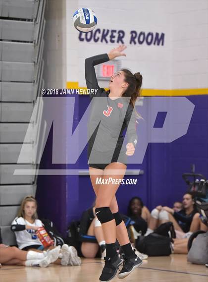 Thumbnail 2 in Central vs. Mater Dei (Durango Fall Classic) photogallery.