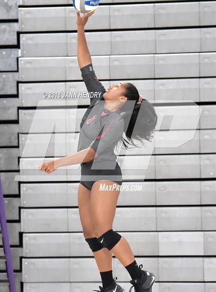 Thumbnail 2 in Central vs. Mater Dei (Durango Fall Classic) photogallery.