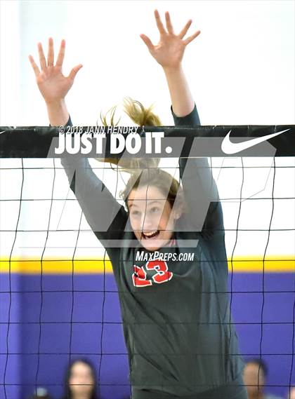 Thumbnail 3 in Central vs. Mater Dei (Durango Fall Classic) photogallery.