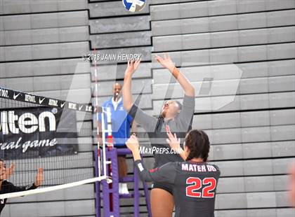 Thumbnail 1 in Central vs. Mater Dei (Durango Fall Classic) photogallery.
