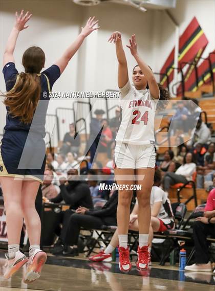 Thumbnail 1 in Los Osos @ Etiwanda photogallery.