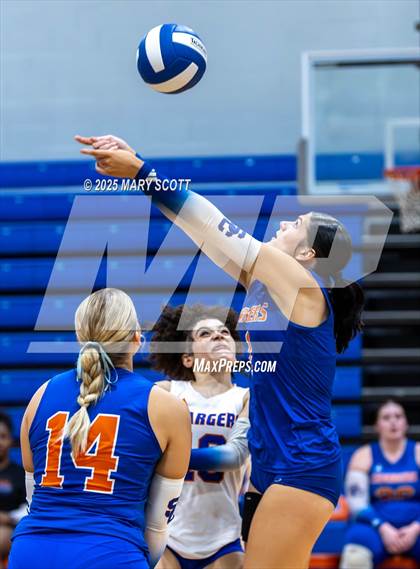 Thumbnail 3 in Hernando @ DeSoto Central photogallery.