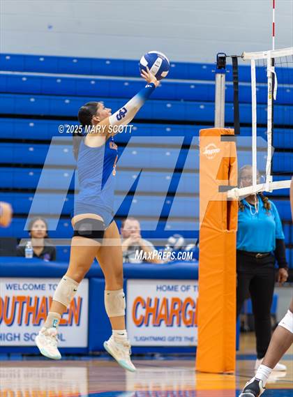 Thumbnail 2 in Hernando @ DeSoto Central photogallery.