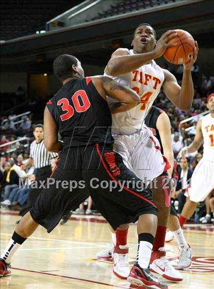Thumbnail 3 in Taft vs. Westchester (CIF LACS Final) photogallery.