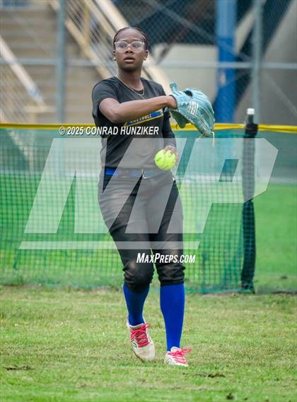 Thumbnail 1 in St. Bonaventure @ Muir (CIF SS Division 6 Round 2) photogallery.