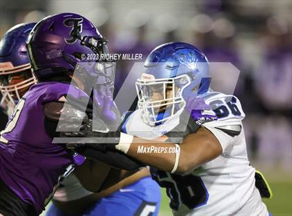 Thumbnail 3 in Conway vs. Fayetteville (AAA 7A Semifinal) photogallery.