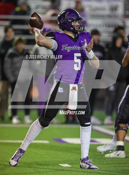 Thumbnail 2 in Conway vs. Fayetteville (AAA 7A Semifinal) photogallery.