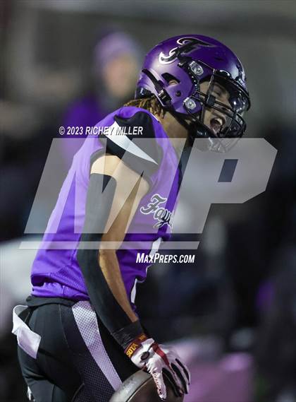 Thumbnail 3 in Conway vs. Fayetteville (AAA 7A Semifinal) photogallery.