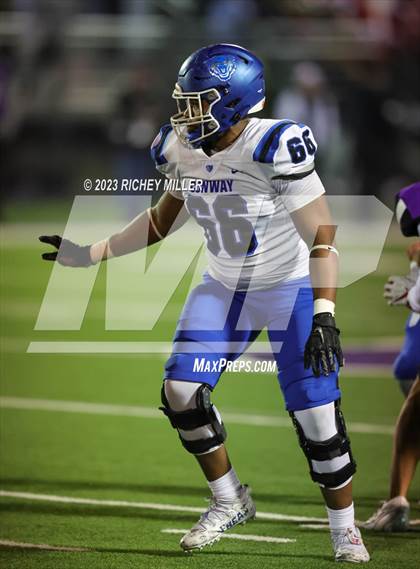 Thumbnail 2 in Conway vs. Fayetteville (AAA 7A Semifinal) photogallery.