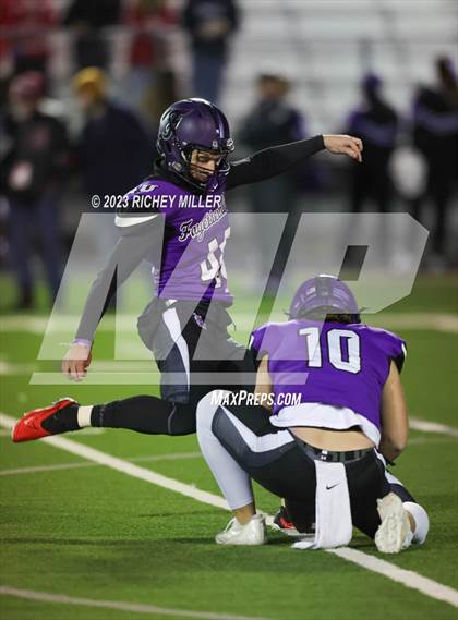 Thumbnail 2 in Conway vs. Fayetteville (AAA 7A Semifinal) photogallery.