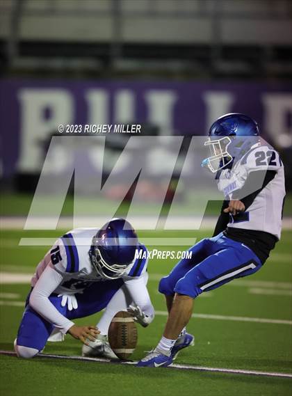 Thumbnail 3 in Conway vs. Fayetteville (AAA 7A Semifinal) photogallery.