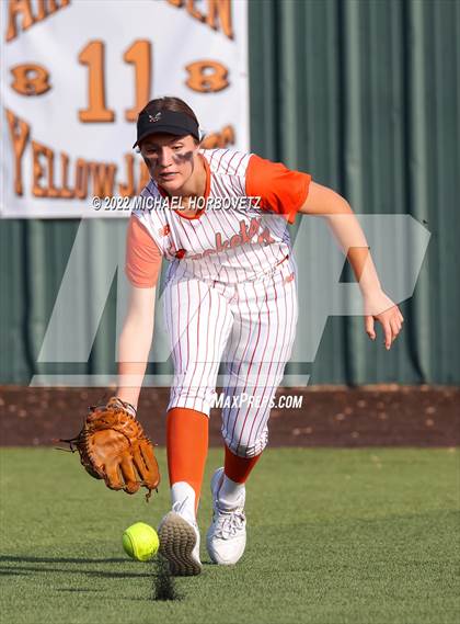 Thumbnail 3 in Rockwall vs. Rowlett (UIL 6A Bi-District) photogallery.