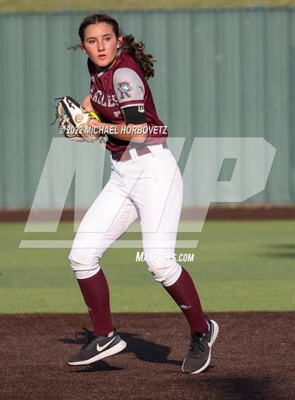 Thumbnail 2 in Rockwall vs. Rowlett (UIL 6A Bi-District) photogallery.