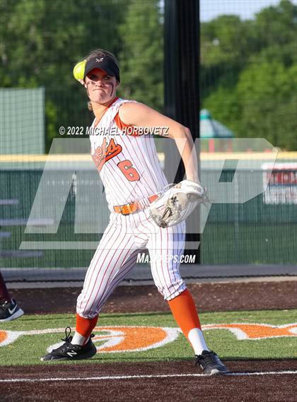 Thumbnail 1 in Rockwall vs. Rowlett (UIL 6A Bi-District) photogallery.
