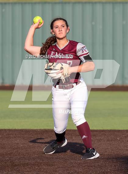 Thumbnail 3 in Rockwall vs. Rowlett (UIL 6A Bi-District) photogallery.