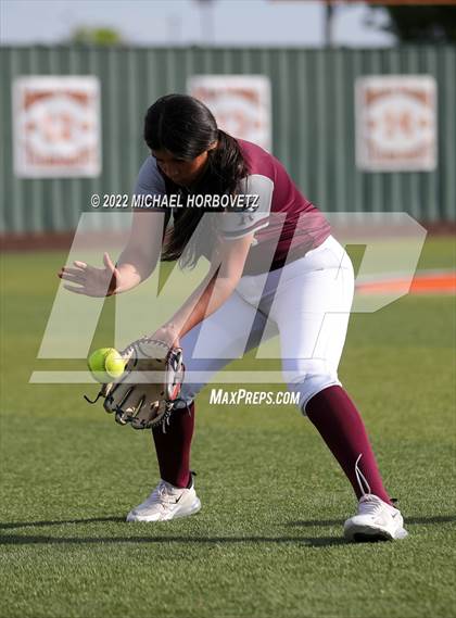 Thumbnail 1 in Rockwall vs. Rowlett (UIL 6A Bi-District) photogallery.