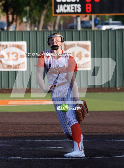 Thumbnail 3 in Rockwall vs. Rowlett (UIL 6A Bi-District) photogallery.