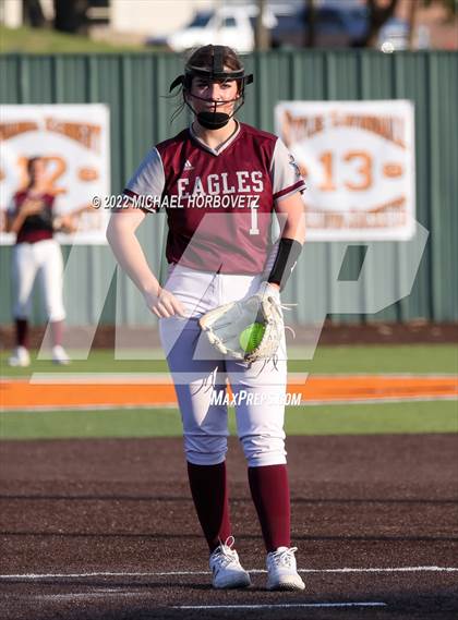 Thumbnail 1 in Rockwall vs. Rowlett (UIL 6A Bi-District) photogallery.