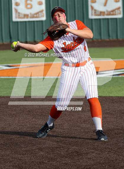 Thumbnail 3 in Rockwall vs. Rowlett (UIL 6A Bi-District) photogallery.