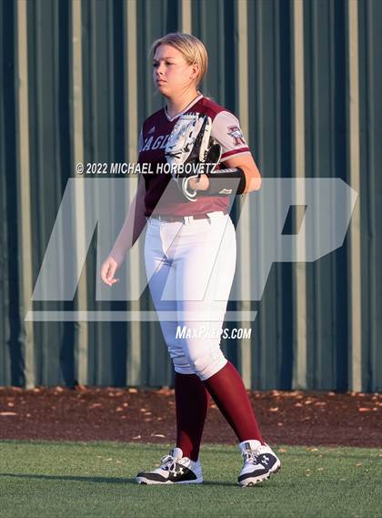 Thumbnail 2 in Rockwall vs. Rowlett (UIL 6A Bi-District) photogallery.