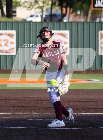 Thumbnail 3 in Rockwall vs. Rowlett (UIL 6A Bi-District) photogallery.