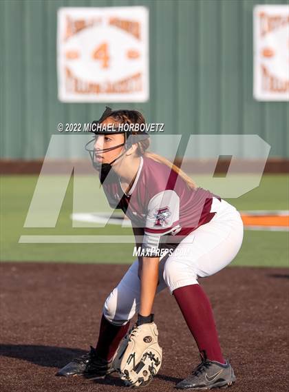 Thumbnail 1 in Rockwall vs. Rowlett (UIL 6A Bi-District) photogallery.