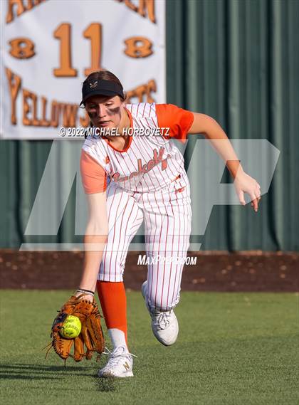 Thumbnail 1 in Rockwall vs. Rowlett (UIL 6A Bi-District) photogallery.