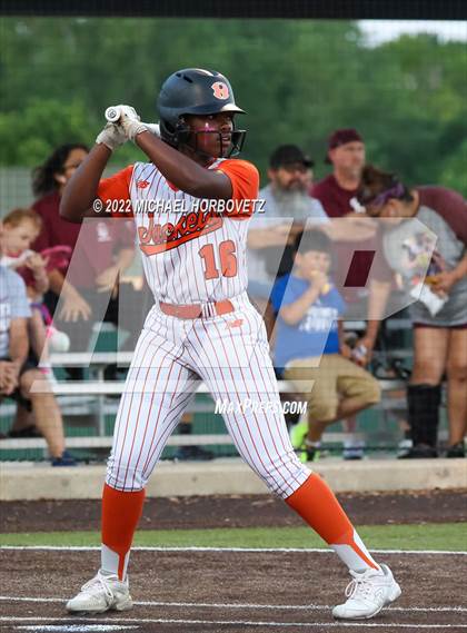 Thumbnail 3 in Rockwall vs. Rowlett (UIL 6A Bi-District) photogallery.