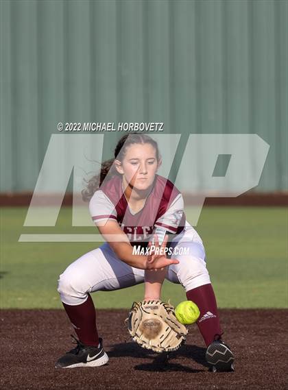 Thumbnail 1 in Rockwall vs. Rowlett (UIL 6A Bi-District) photogallery.