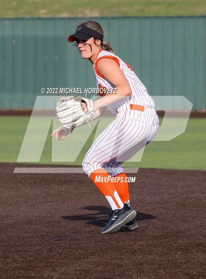 Thumbnail 1 in Rockwall vs. Rowlett (UIL 6A Bi-District) photogallery.