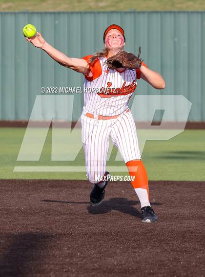 Thumbnail 1 in Rockwall vs. Rowlett (UIL 6A Bi-District) photogallery.