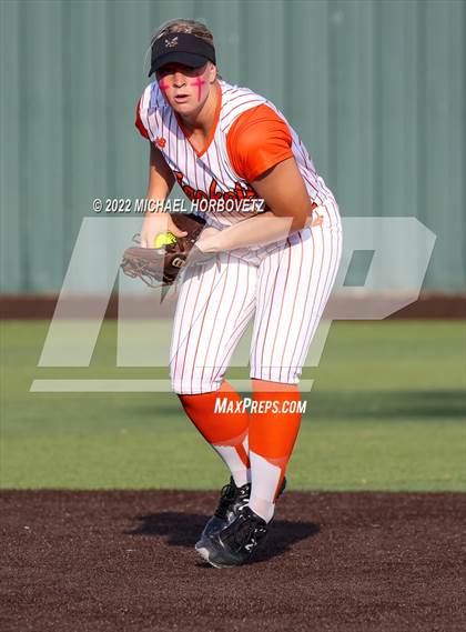 Thumbnail 2 in Rockwall vs. Rowlett (UIL 6A Bi-District) photogallery.