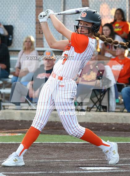 Thumbnail 2 in Rockwall vs. Rowlett (UIL 6A Bi-District) photogallery.