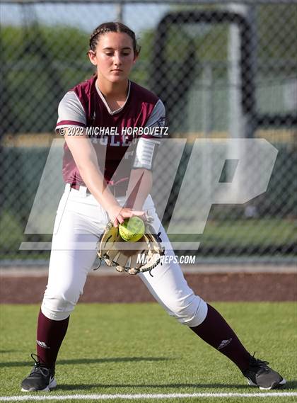 Thumbnail 2 in Rockwall vs. Rowlett (UIL 6A Bi-District) photogallery.