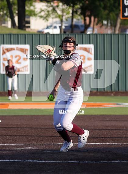 Thumbnail 3 in Rockwall vs. Rowlett (UIL 6A Bi-District) photogallery.