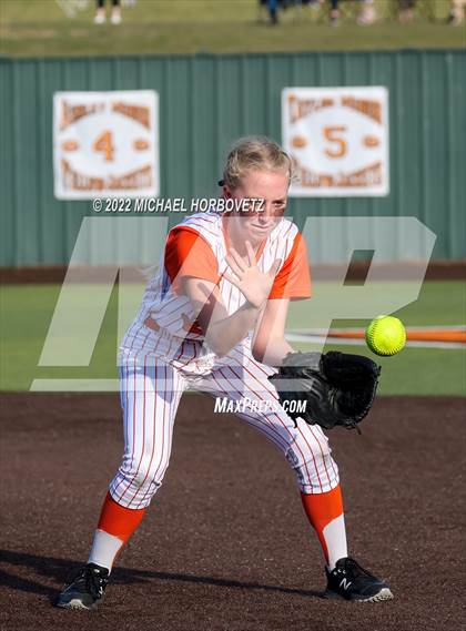 Thumbnail 1 in Rockwall vs. Rowlett (UIL 6A Bi-District) photogallery.